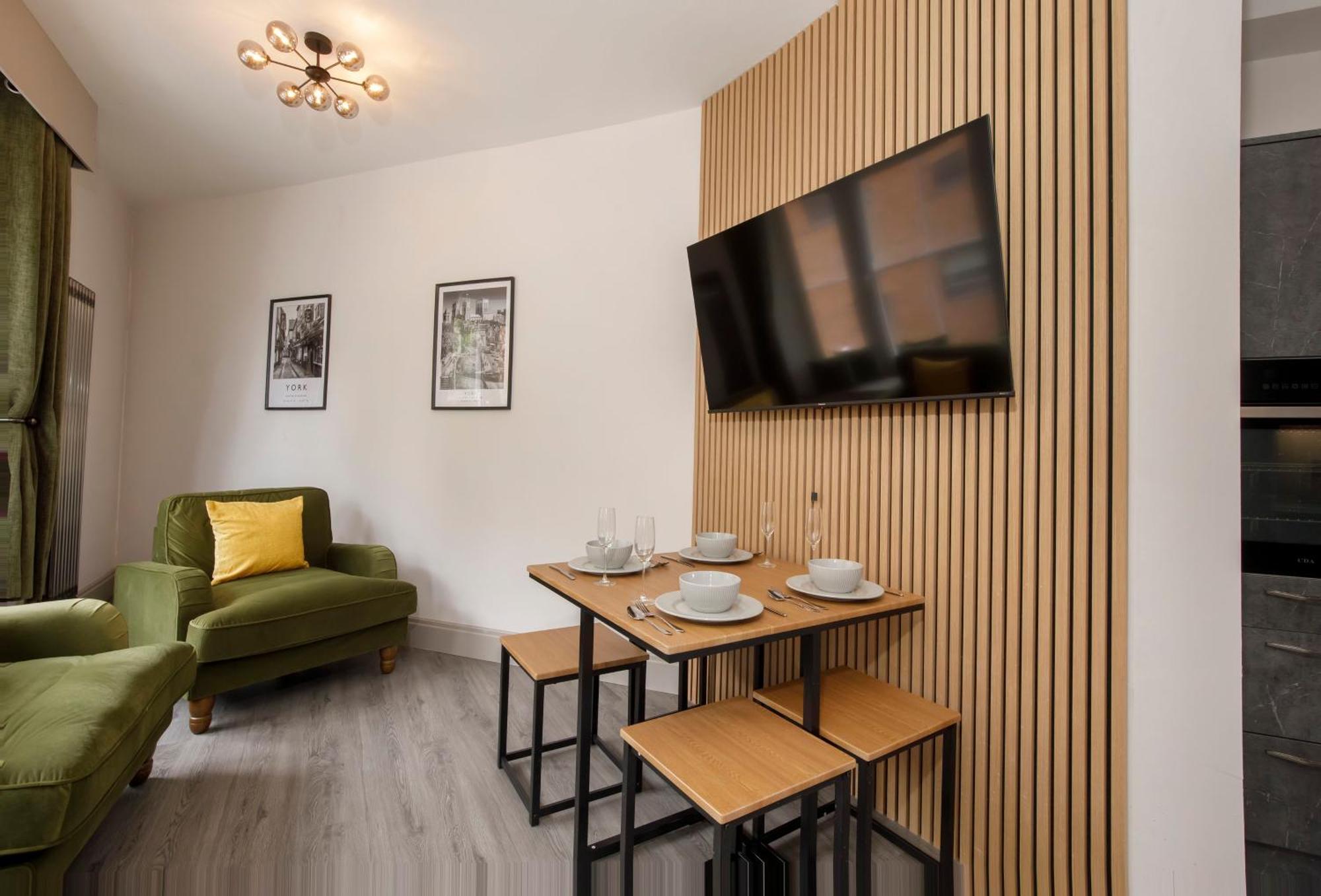 Apartment Clarence Street Luxury Centre Close To Minster